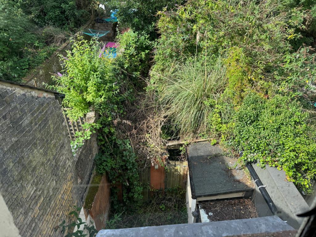 Lot: 121 - VACANT TERRACE PROPERTY WITH POTENTIAL - View rear garden from second floor